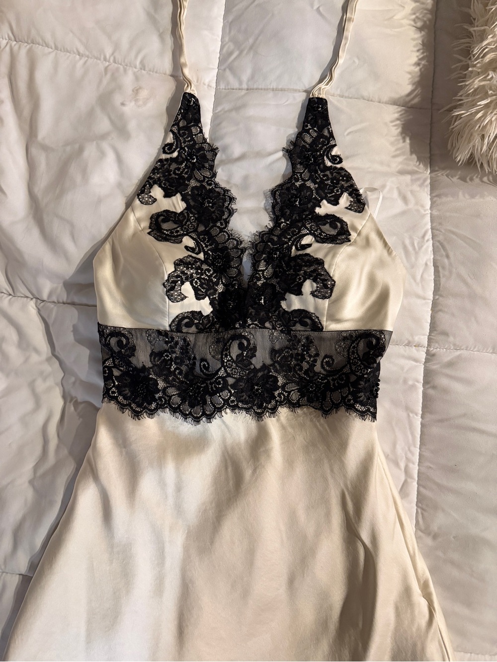 🤍 White House Black Market 100% Silk Slip Dress 🖤
